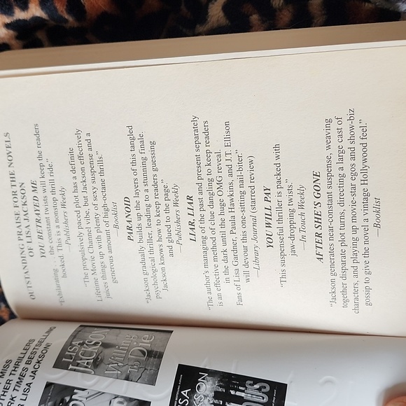 DISTRUST by Lisa Jackson - Picture 3 of 7